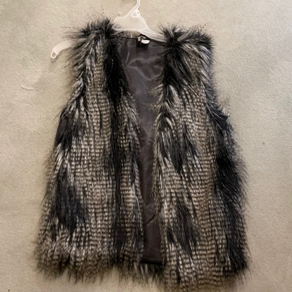 Fur vest, size 8!